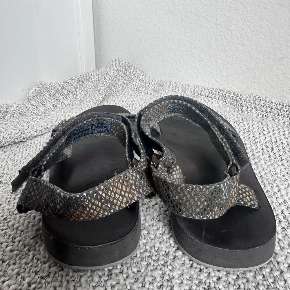TEVA Sandals Womens 9 / 40Eiffel Tower Snake Gray Tan Sport Hiking Comfort Sport